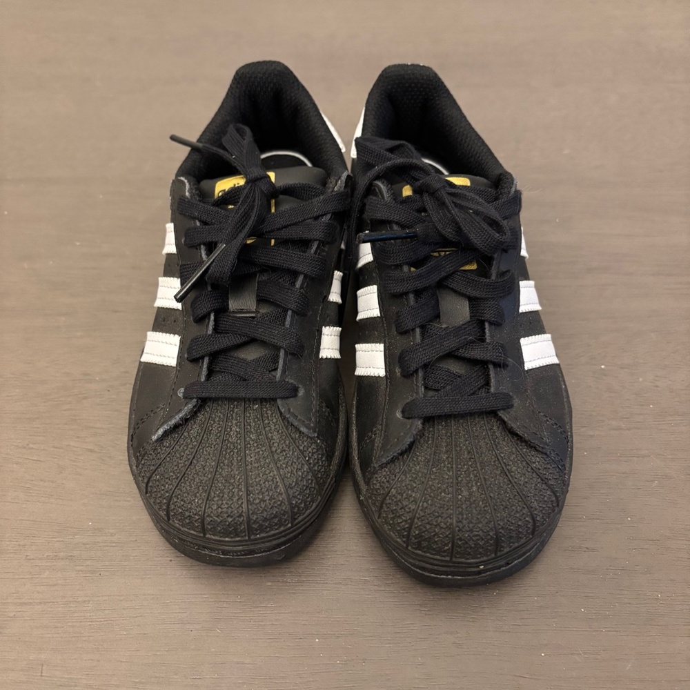 Kids Black and White Superstar Adidas Size 1